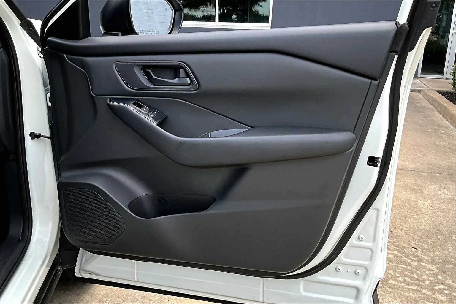 2024 Nissan Rogue S photo 20