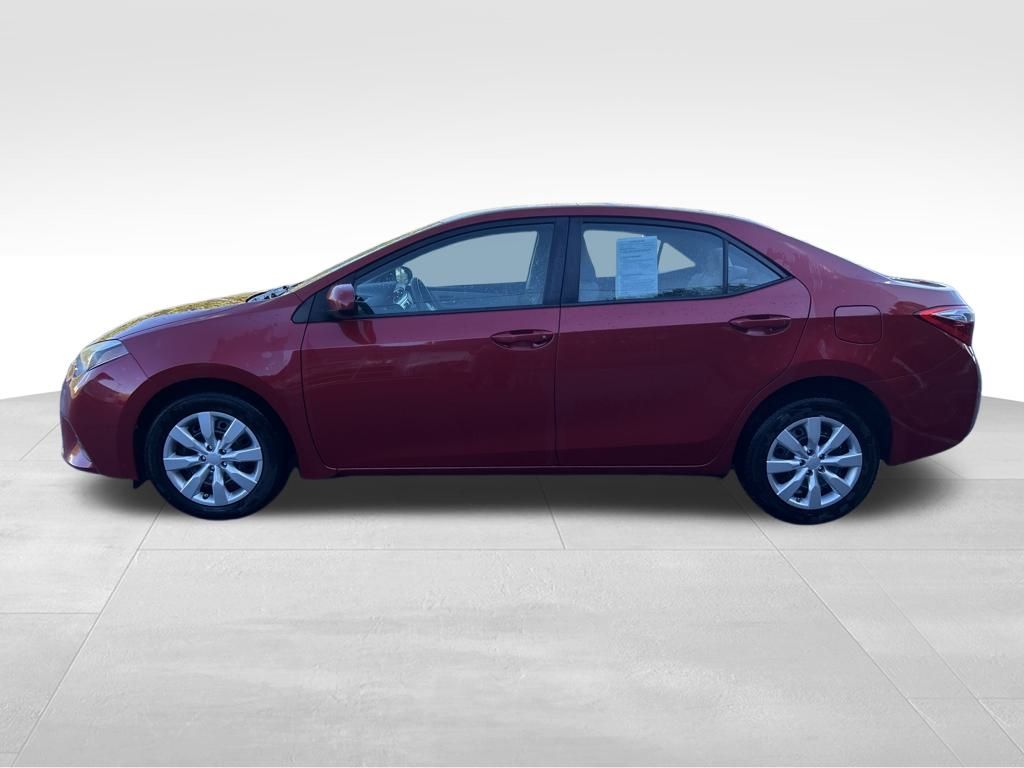2014 Toyota Corolla LE photo 2