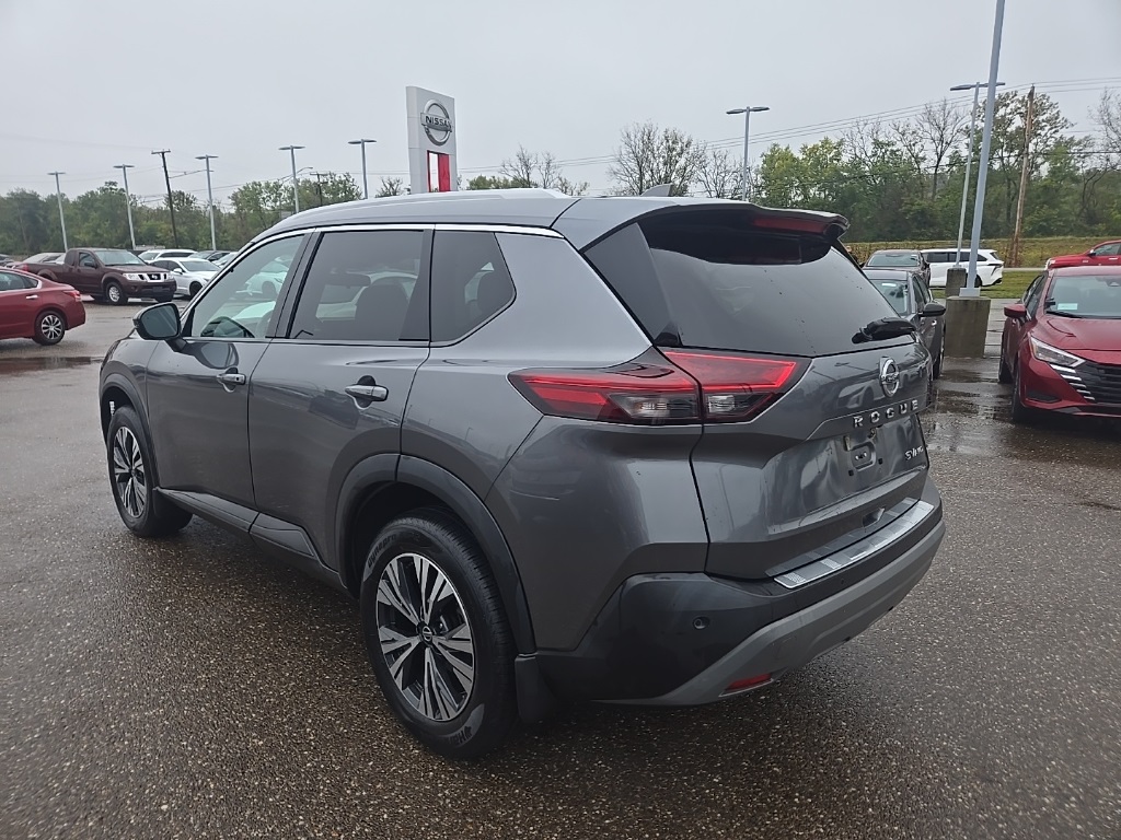 2021 Nissan Rogue SV photo 3