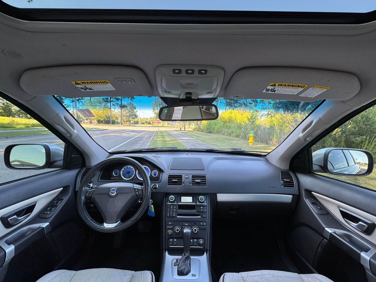2014 Volvo XC90 3.2 R-Design photo 2