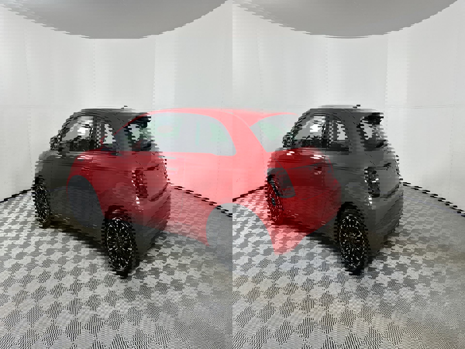 2024 Fiat 500e Red photo 6