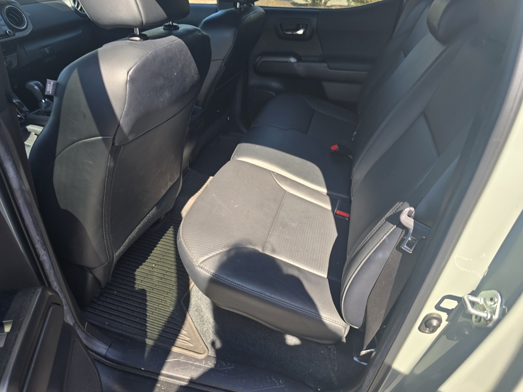 2022 Toyota Tacoma TRD Sport photo 9