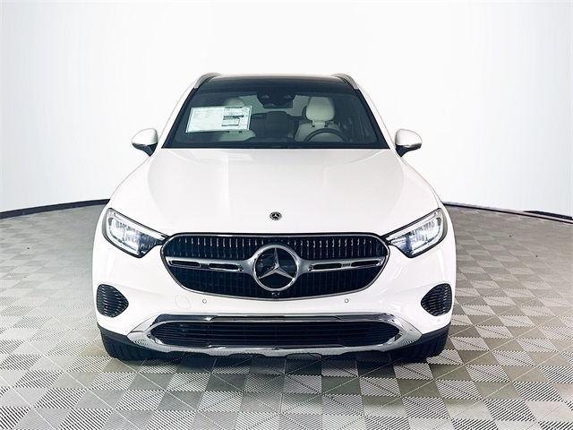 2026 Mercedes Benz GLC 300 photo 2