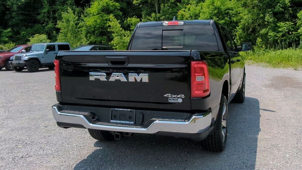 2025 Ram 1500 Tradesman photo 3