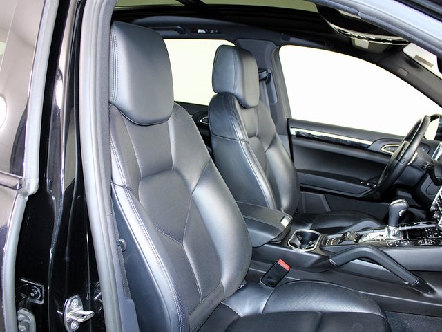 2014 Porsche Cayenne S photo 28