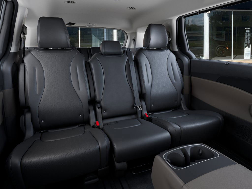 2026 Kia Carnival EX photo 13