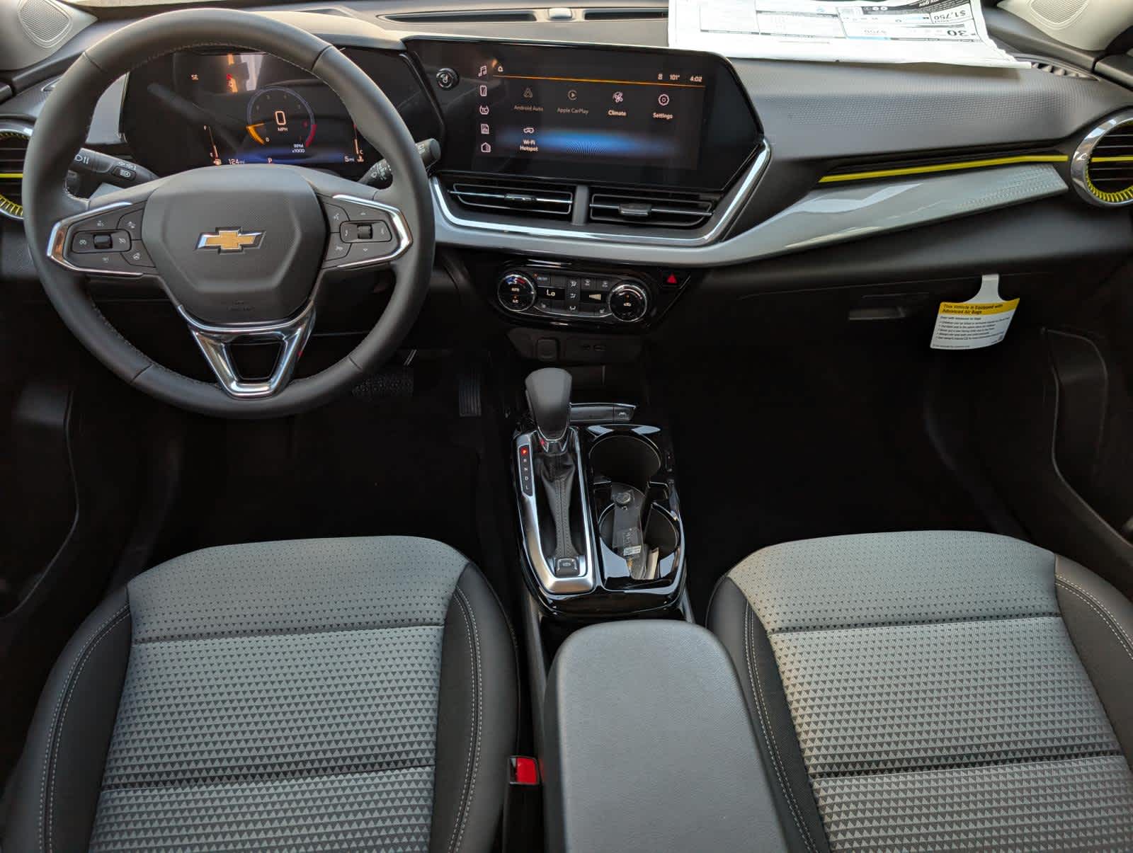 2025 Chevrolet Trax LT photo 14