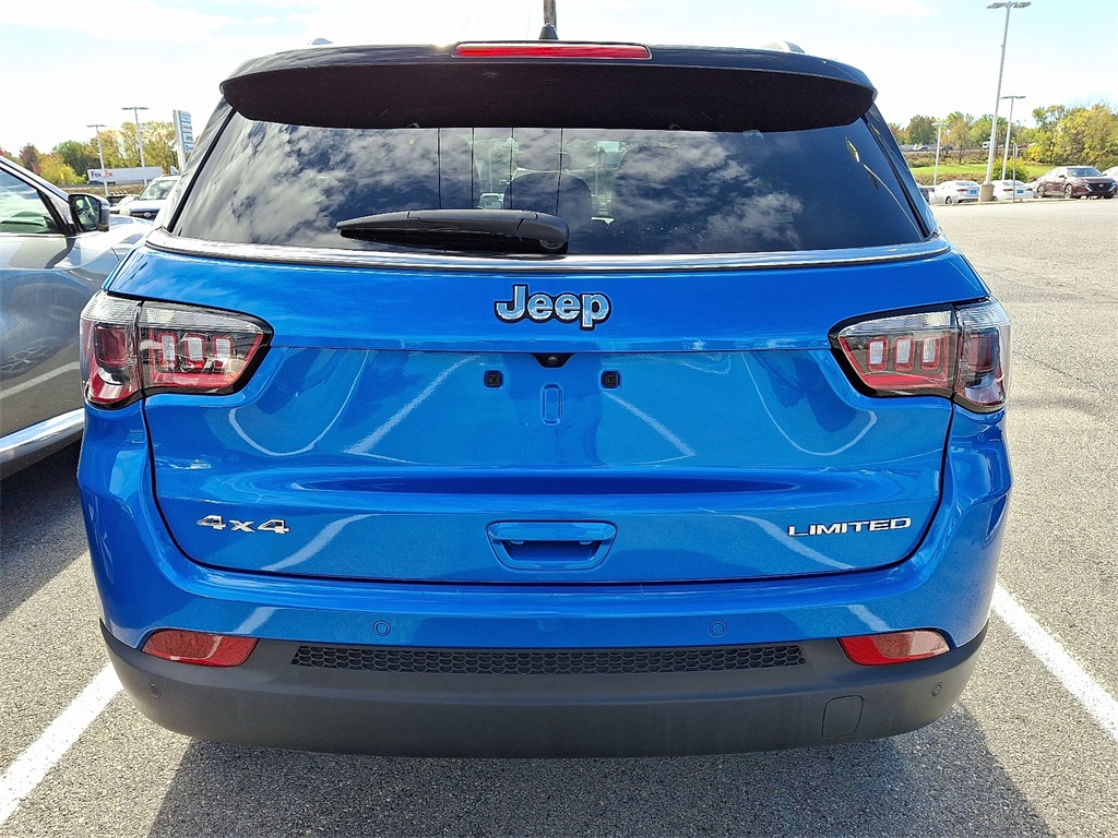 2024 Jeep Compass Limited photo 3