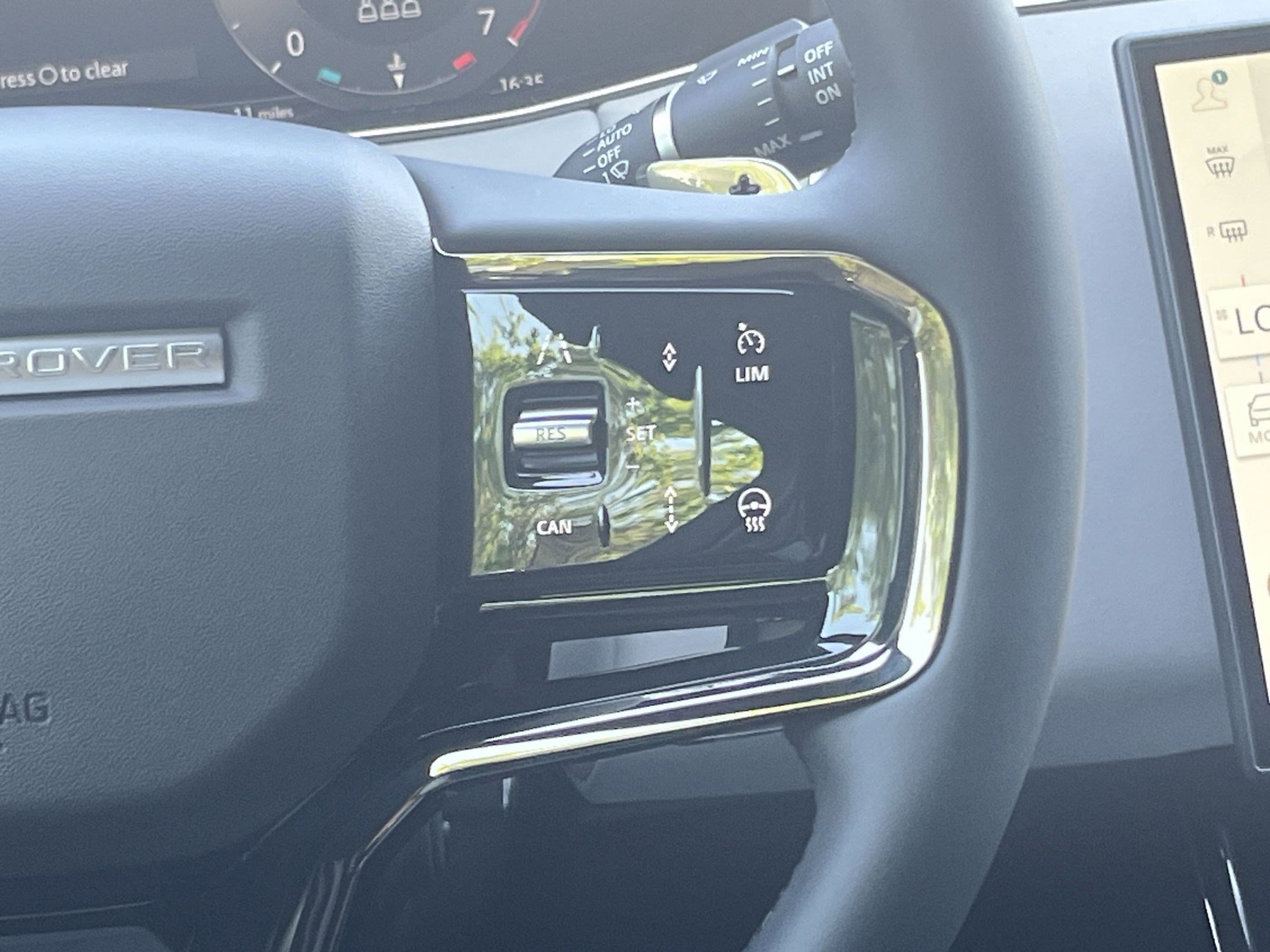 2026 Land Rover Range Rover Evoque Dynamic SE photo 18
