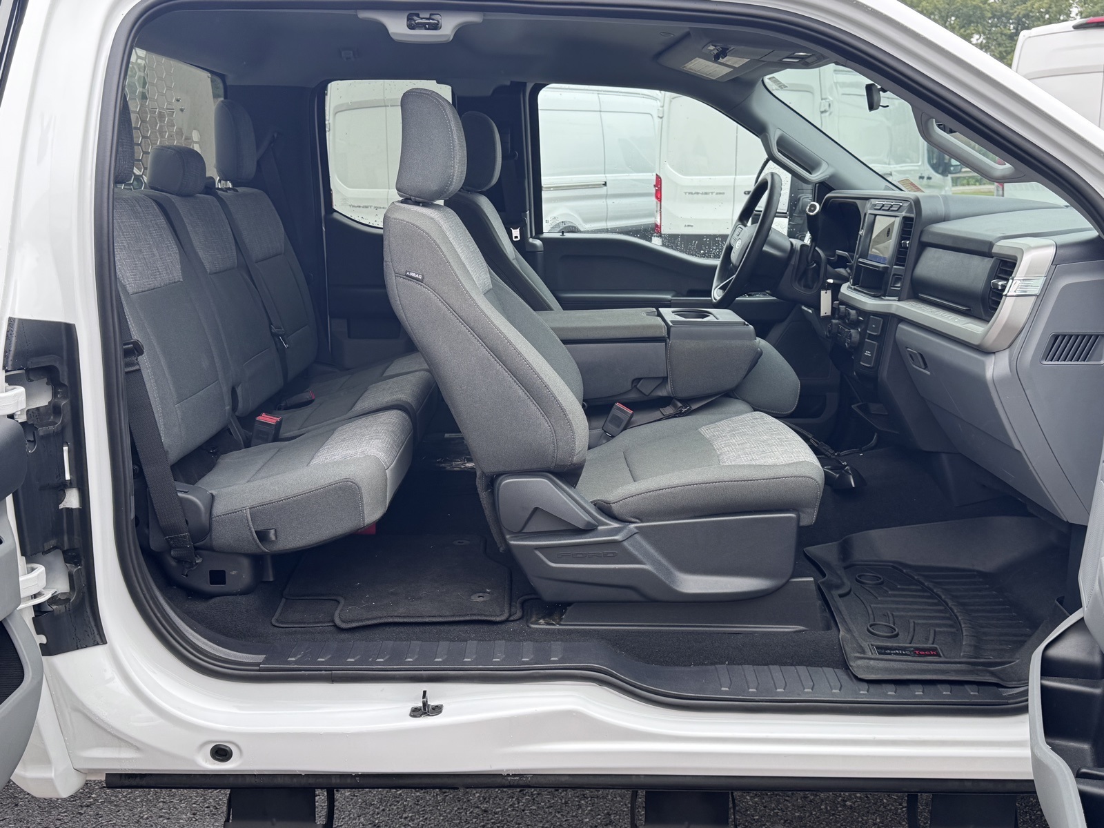 2023 Ford F-550 XLT photo 17