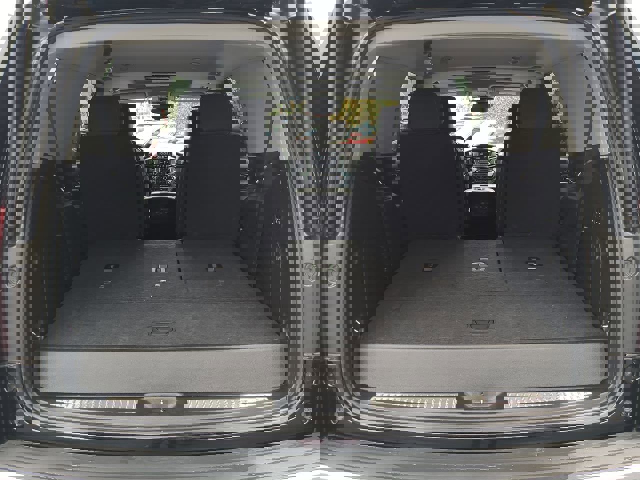 2018 Chevrolet Tahoe Premier photo 17