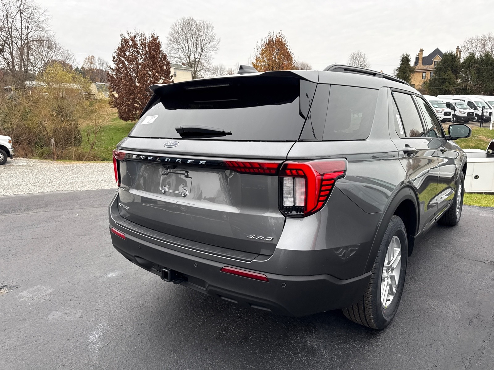 2026 Ford Explorer photo 4