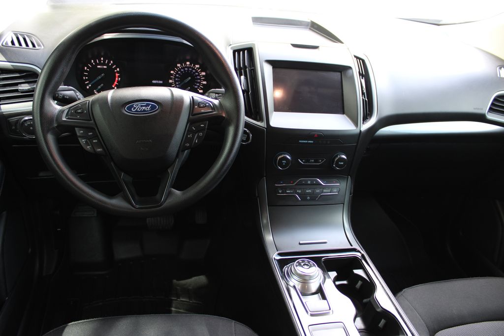 2020 Ford Edge SE photo 11