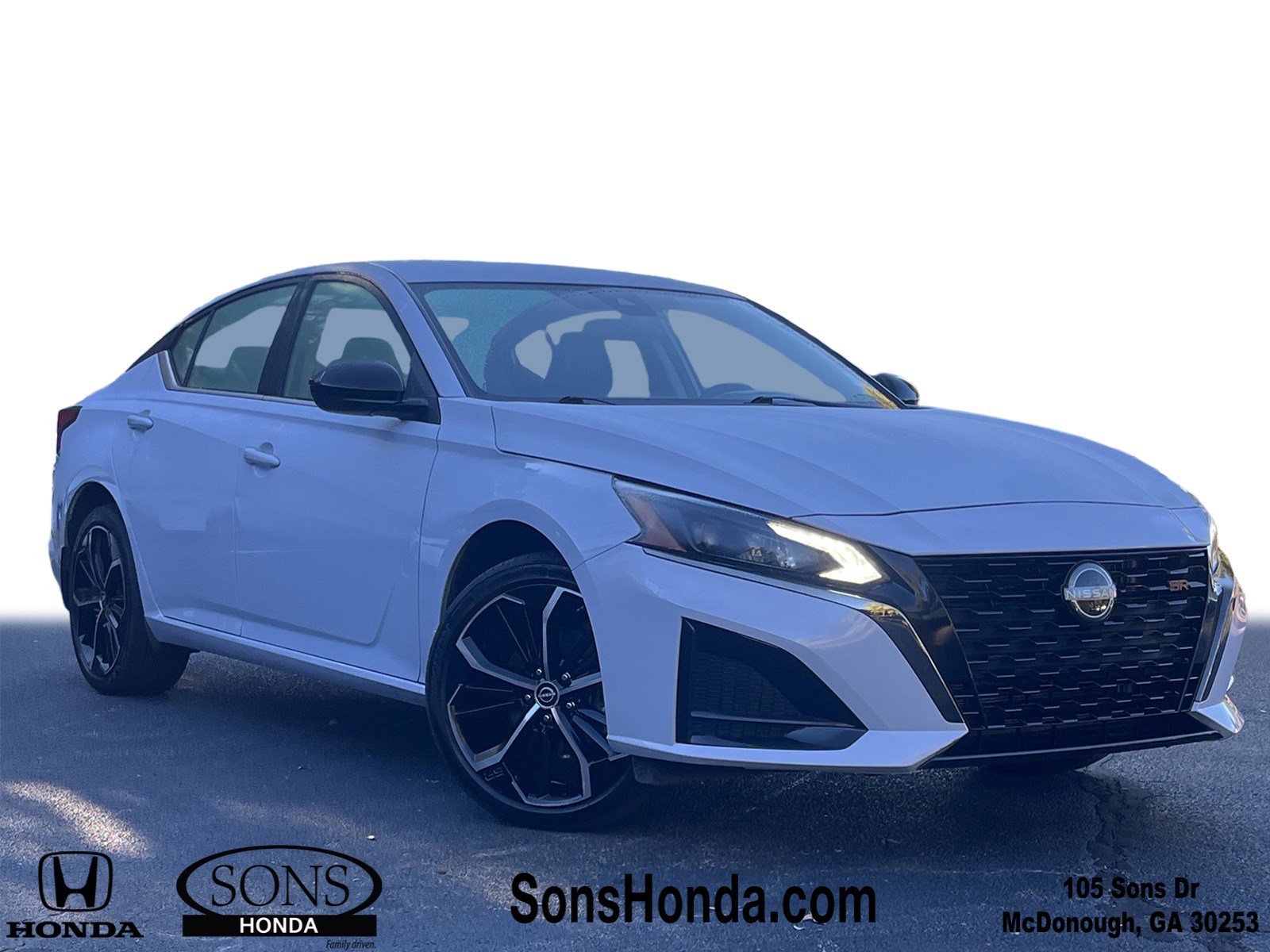 2025 Nissan Altima SR's photo