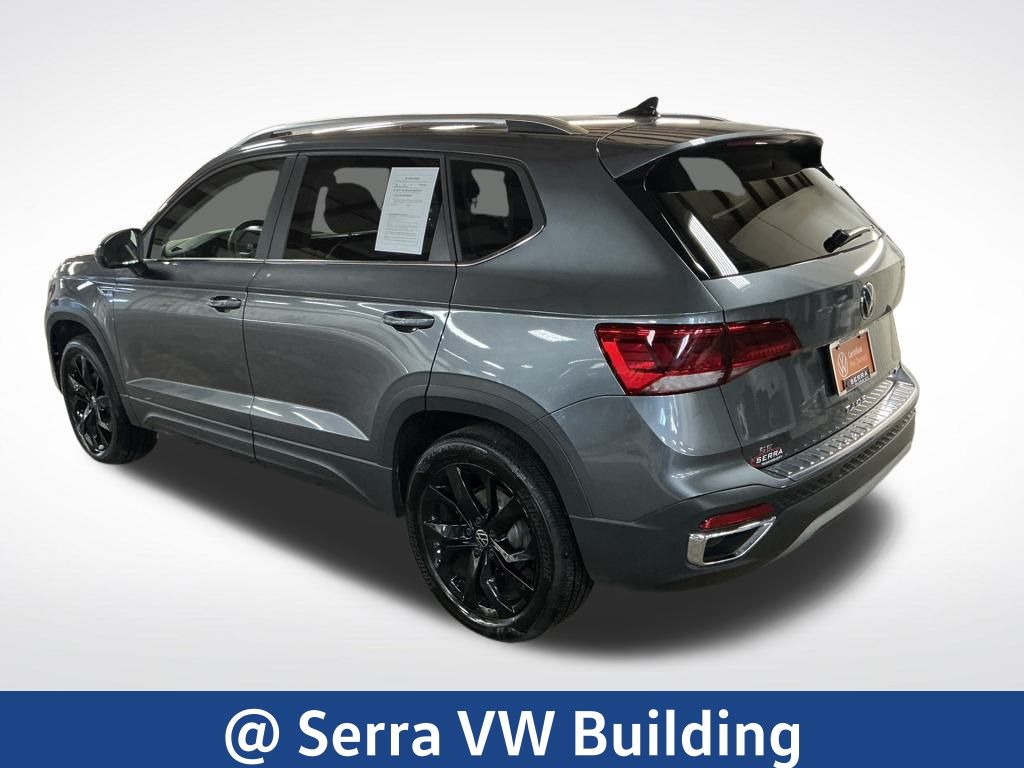 2022 Volkswagen Taos SE photo 3