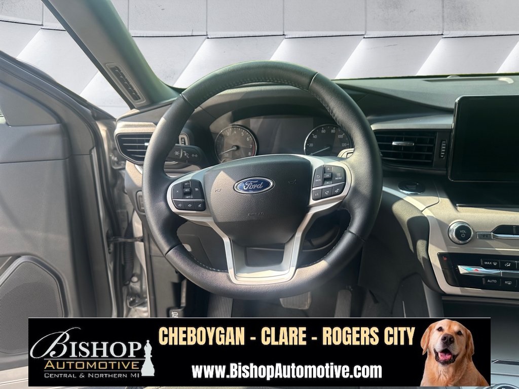 2023 Ford Explorer XLT photo 18