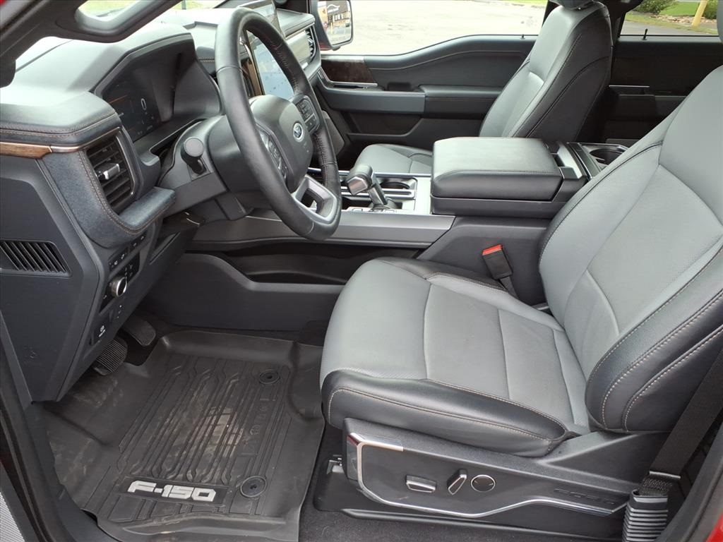 2023 Ford F-150 Lightning Lariat photo 4