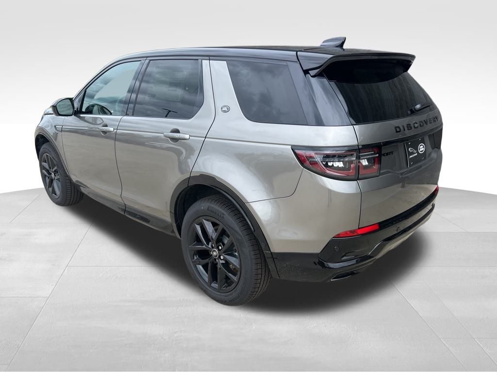 2025 Land Rover Discovery Sport SE photo 4