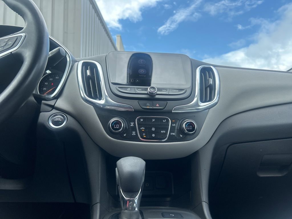 2022 Chevrolet Equinox LT photo 17