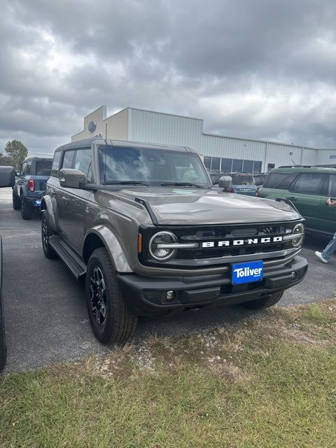 2025 Ford Bronco Outer Banks photo 3