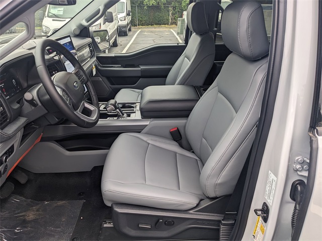2025 Ford F-150 Lightning photo 6