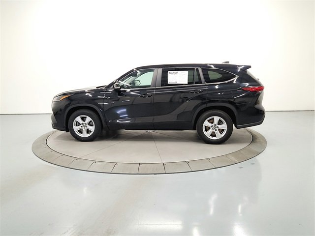 2023 Toyota Highlander L photo 3