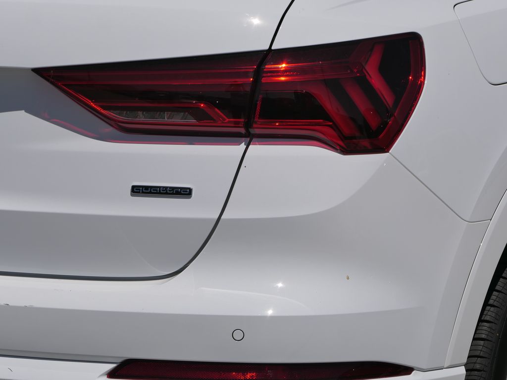 2022 Audi Q3 Premium S line photo 3