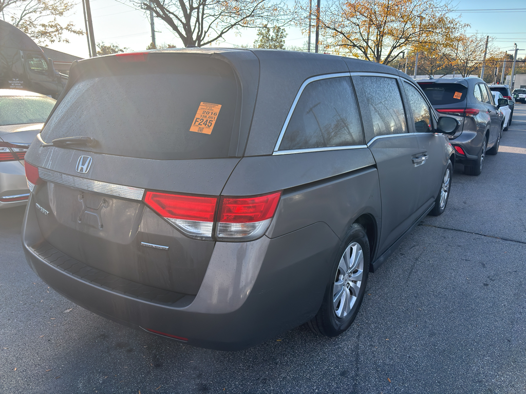 2016 Honda Odyssey SE photo 4