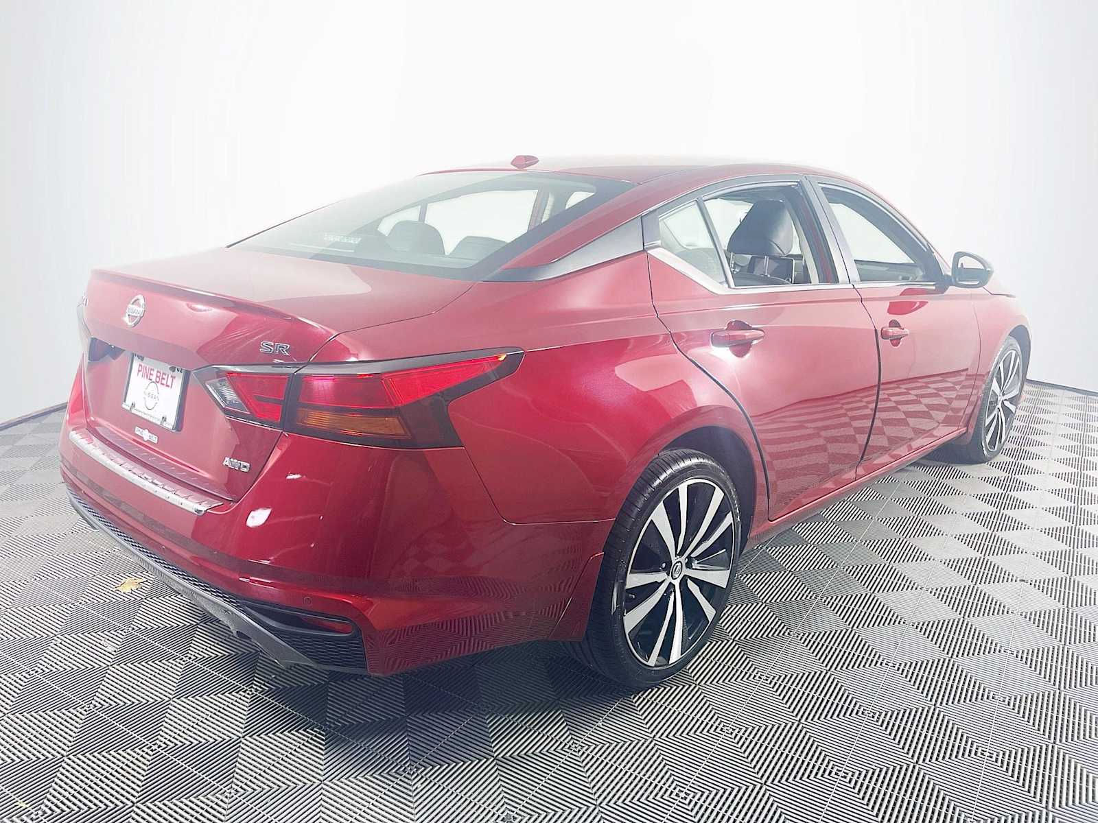2022 Nissan Altima 2.5 SR photo 4