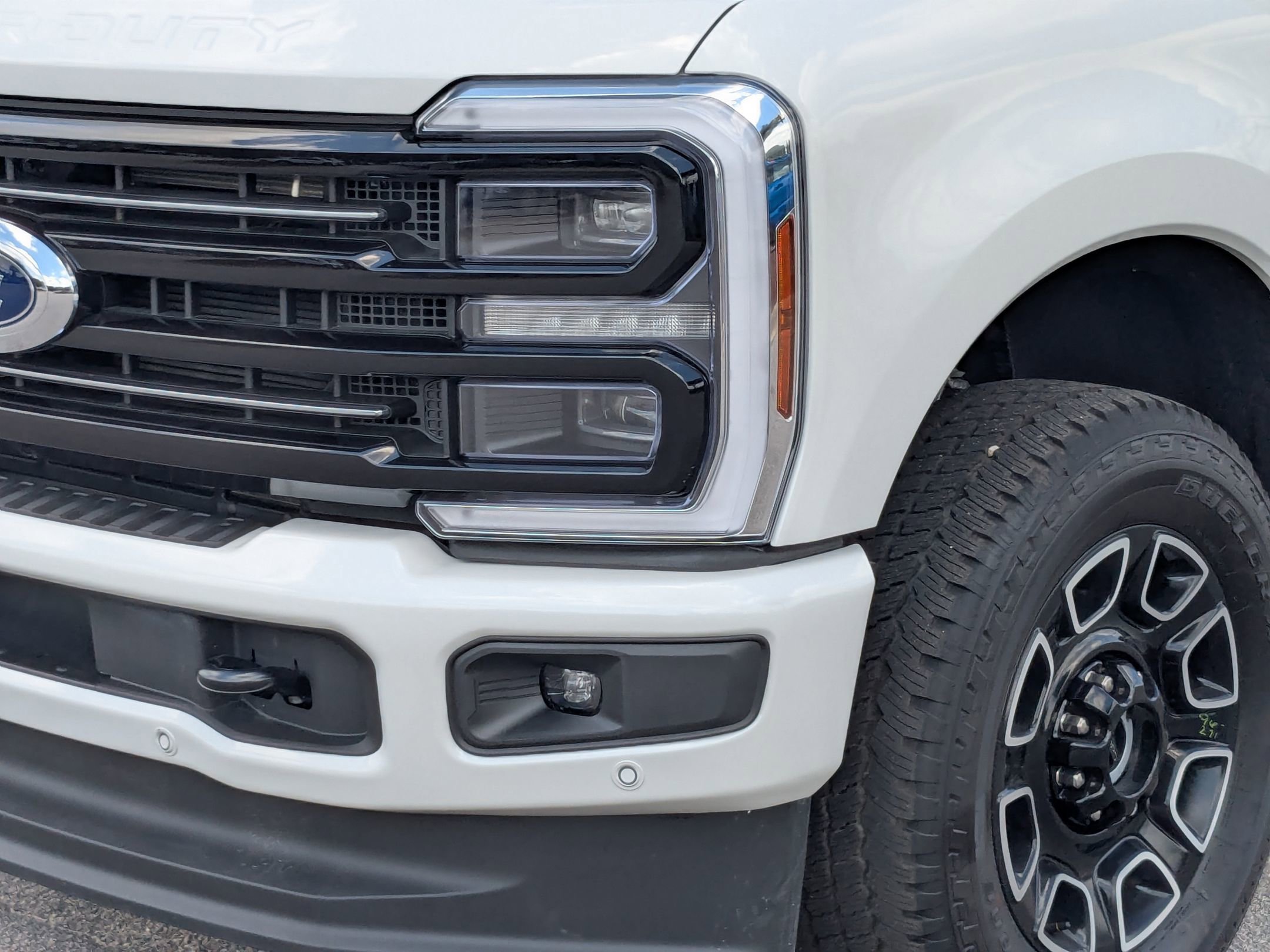 2025 Ford F-250 Platinum photo 2
