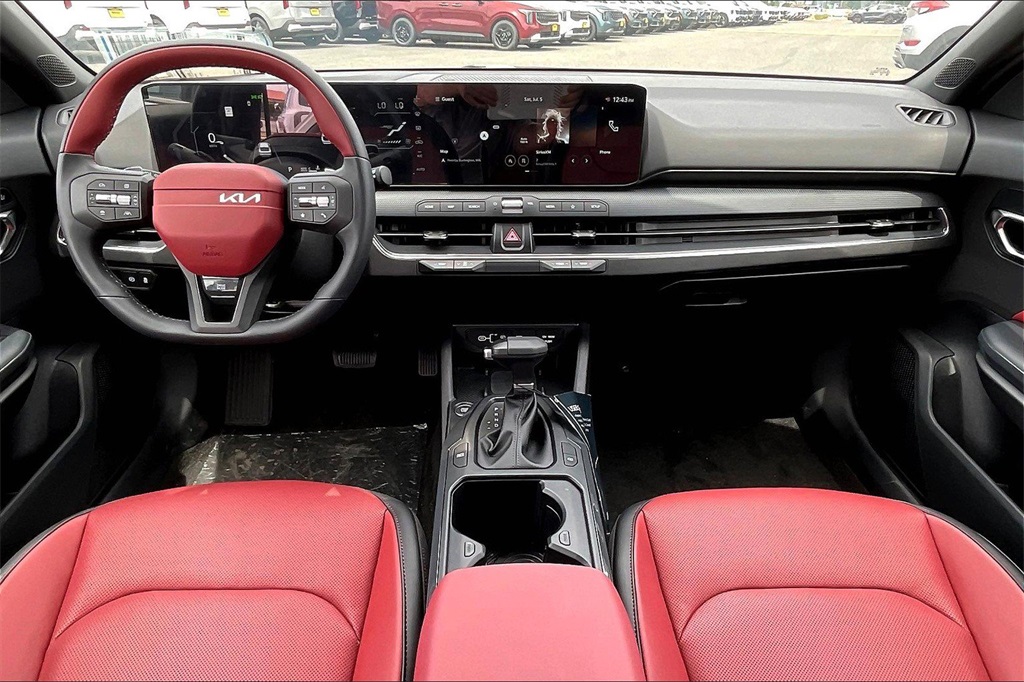 2025 Kia K4 GT-Line photo 5