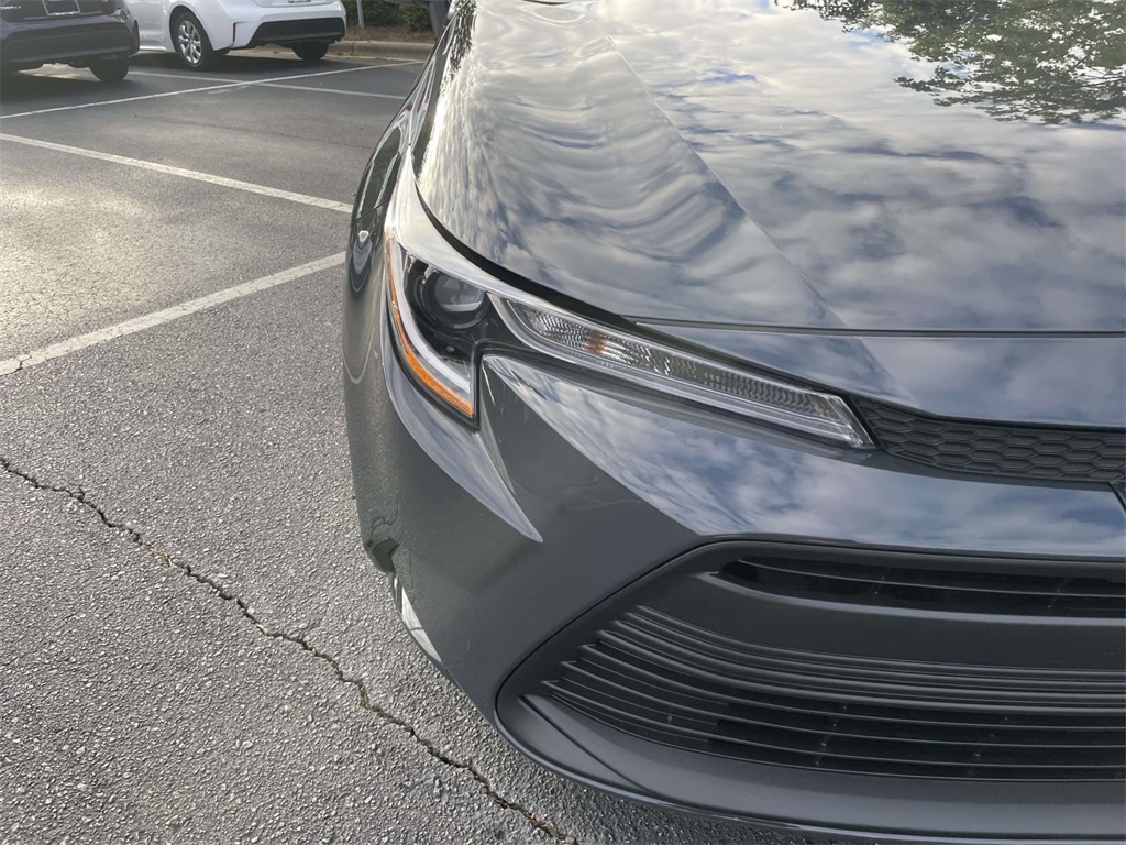 2025 Toyota Corolla LE photo 10