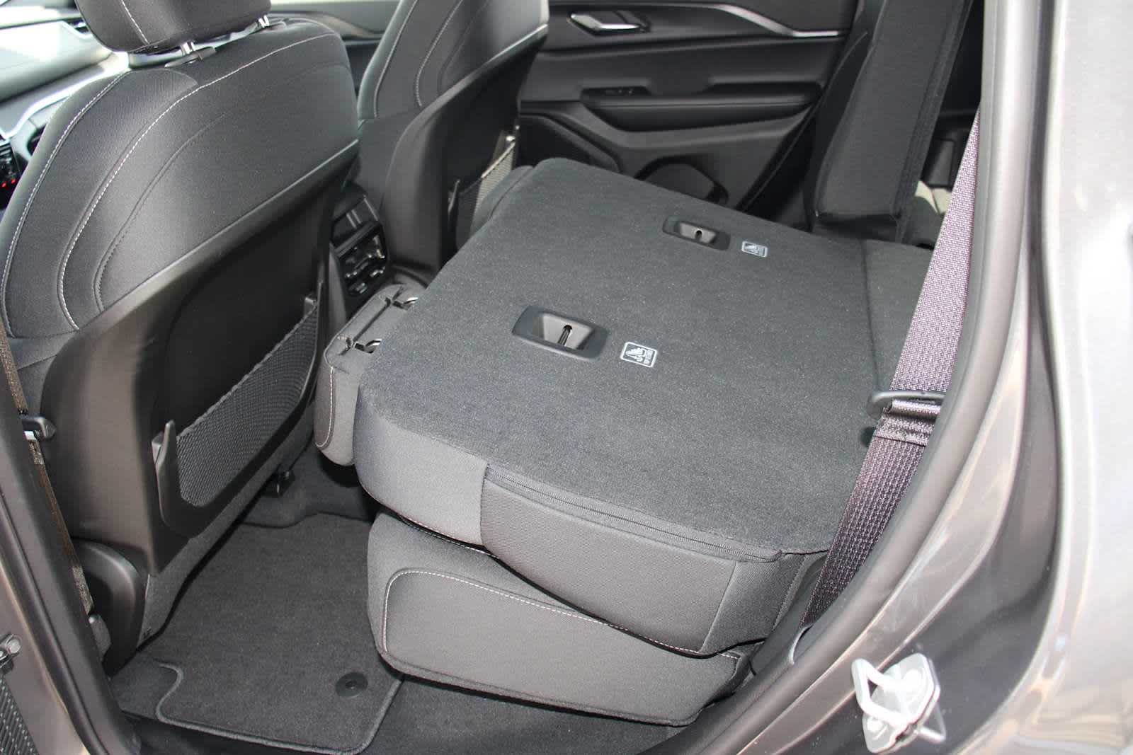 2025 Jeep Grand Cherokee Laredo Altitude photo 40