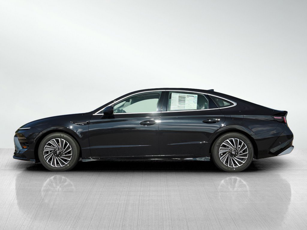 2026 Hyundai Sonata Hybrid Limited photo 3