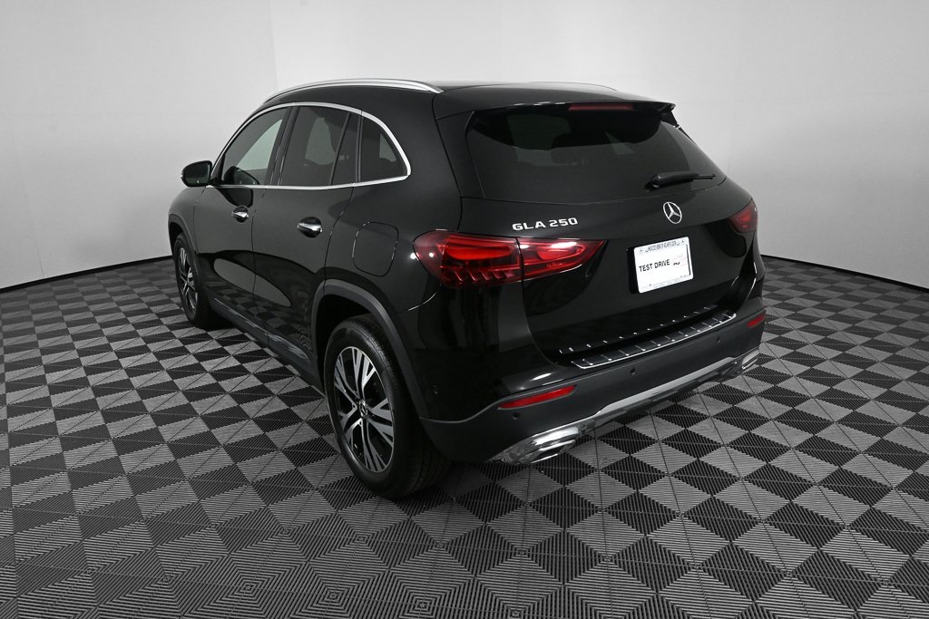 2025 Mercedes Benz GLA 250 photo 4