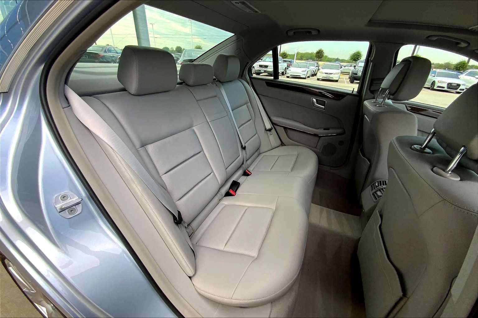 2013 Mercedes Benz E 350 photo 17