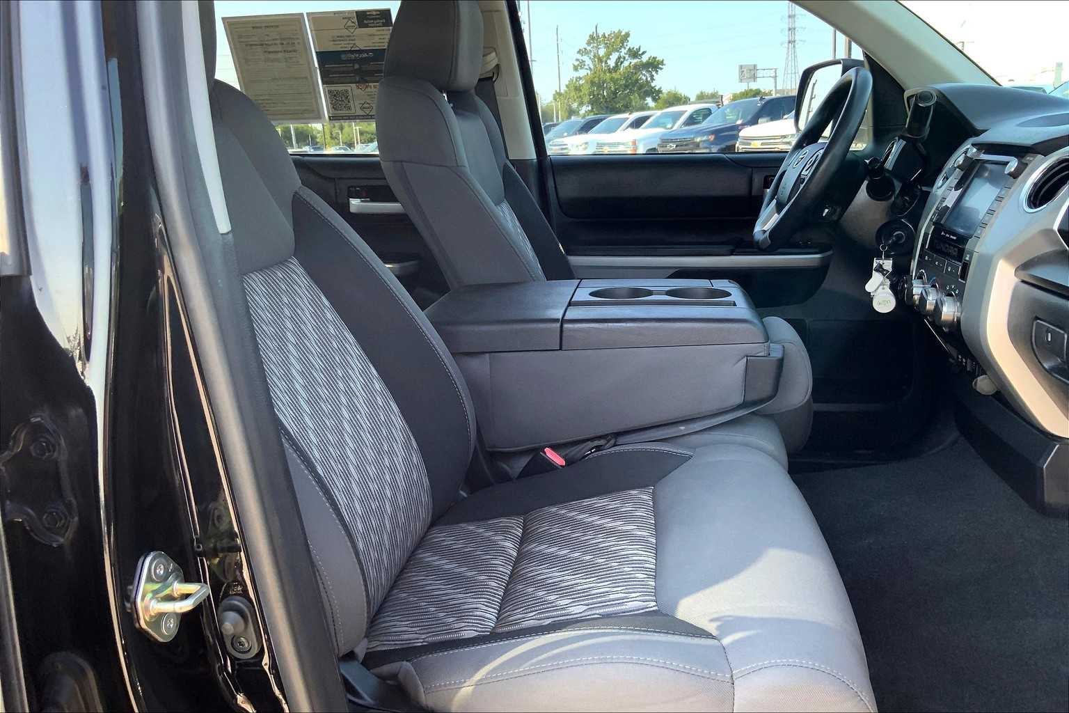 2020 Toyota Tundra SR5 Grade photo 7