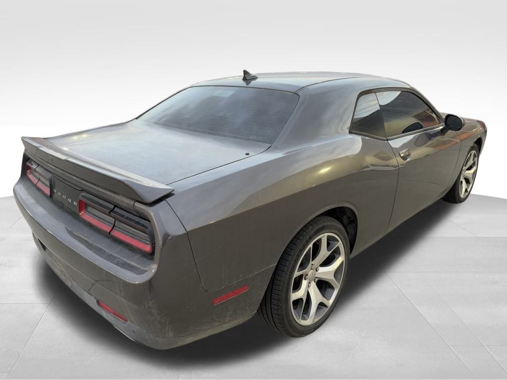 2016 Dodge Challenger SXT photo 3