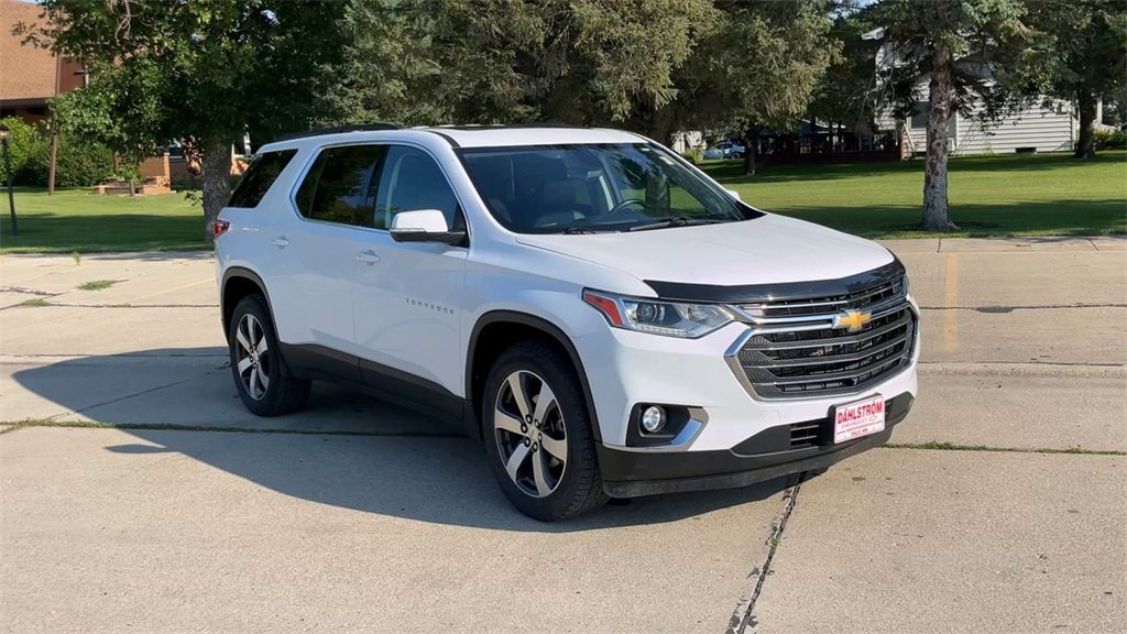 Used 2021 Chevrolet Traverse 3LT with VIN 1GNEVHKW0MJ211259 for sale in Oslo, Minnesota