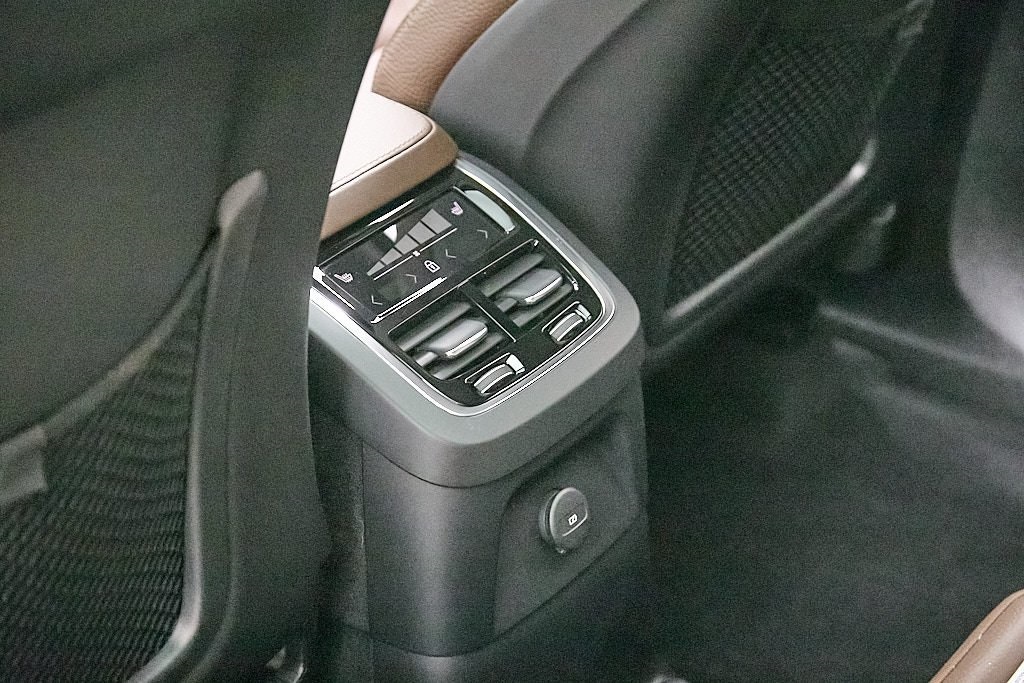 2023 VOLVO XC90 - Image 26