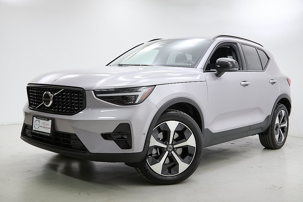 2026 VOLVO XC40 - Image 1