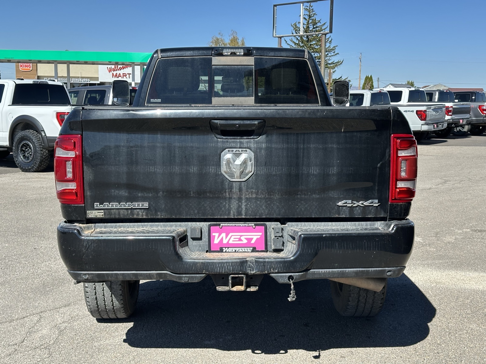 2022 Ram 3500 Laramie photo 4
