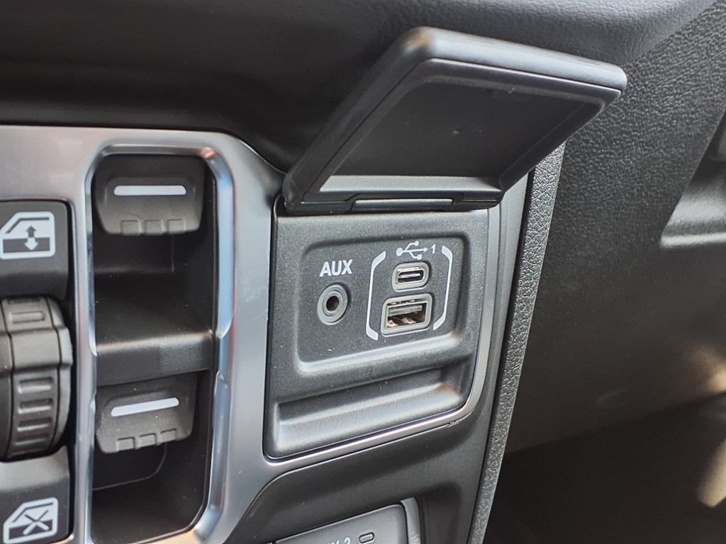 2025 Jeep Wrangler Rubicon photo 19