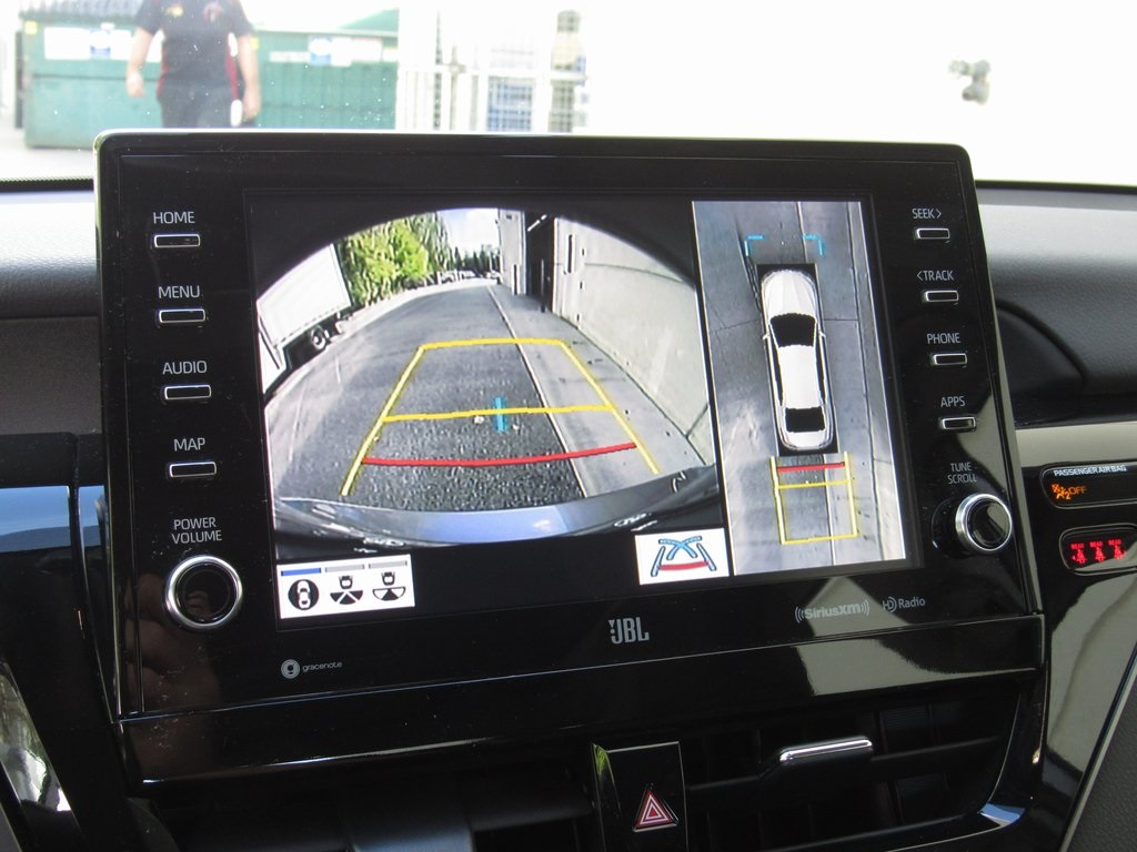 2022 Toyota Camry XLE photo 25