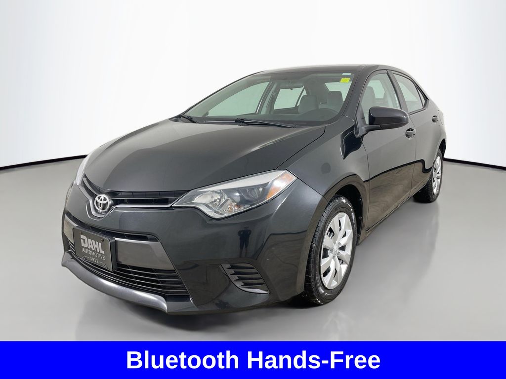 2016 Toyota Corolla LE photo 3