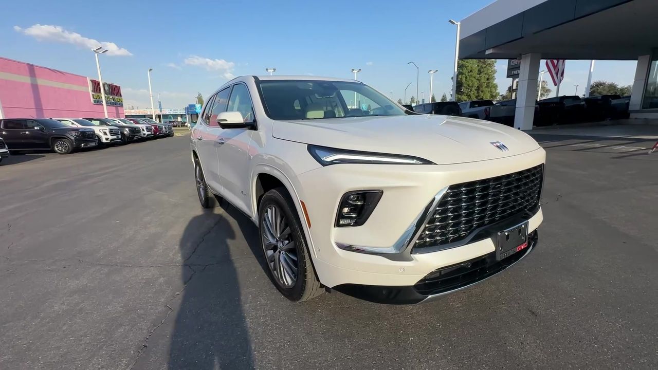 2025 Buick Enclave Avenir photo 40