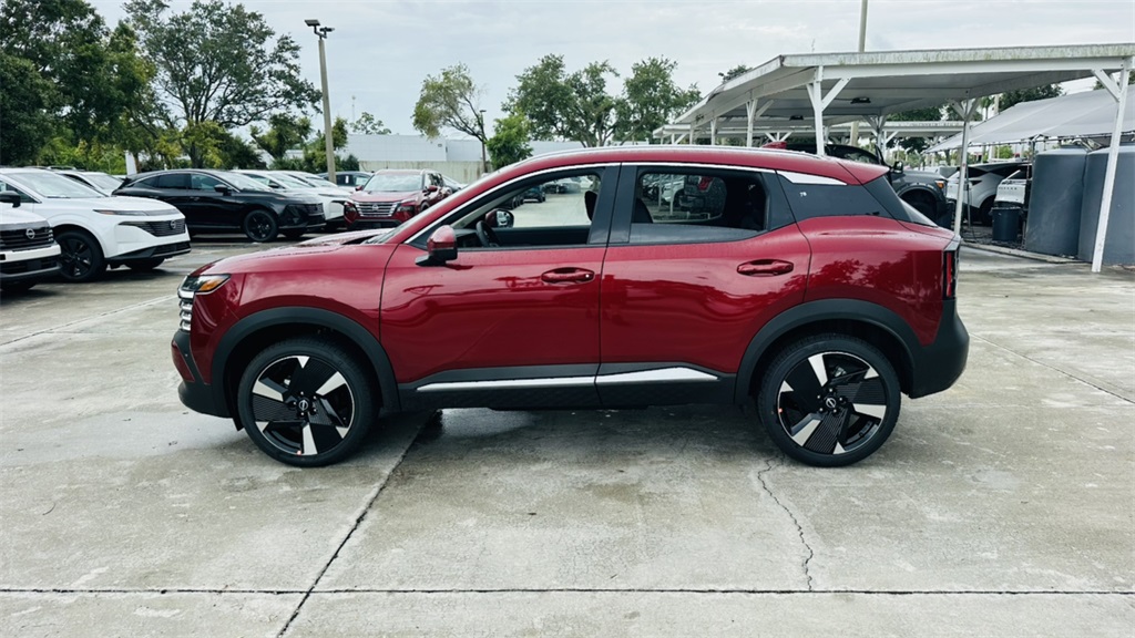 2025 Nissan Kicks SR photo 2