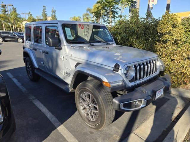 2024 Jeep Wrangler 4-Door Sahara's photo