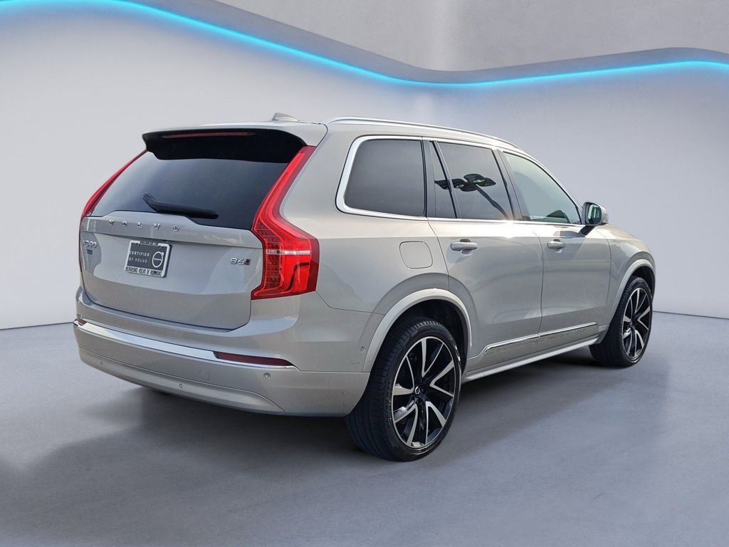 2024 Volvo XC90 Plus photo 2