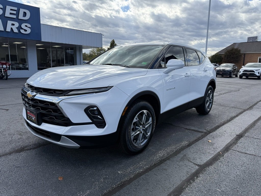 2023 Chevrolet Blazer 2LT photo 3